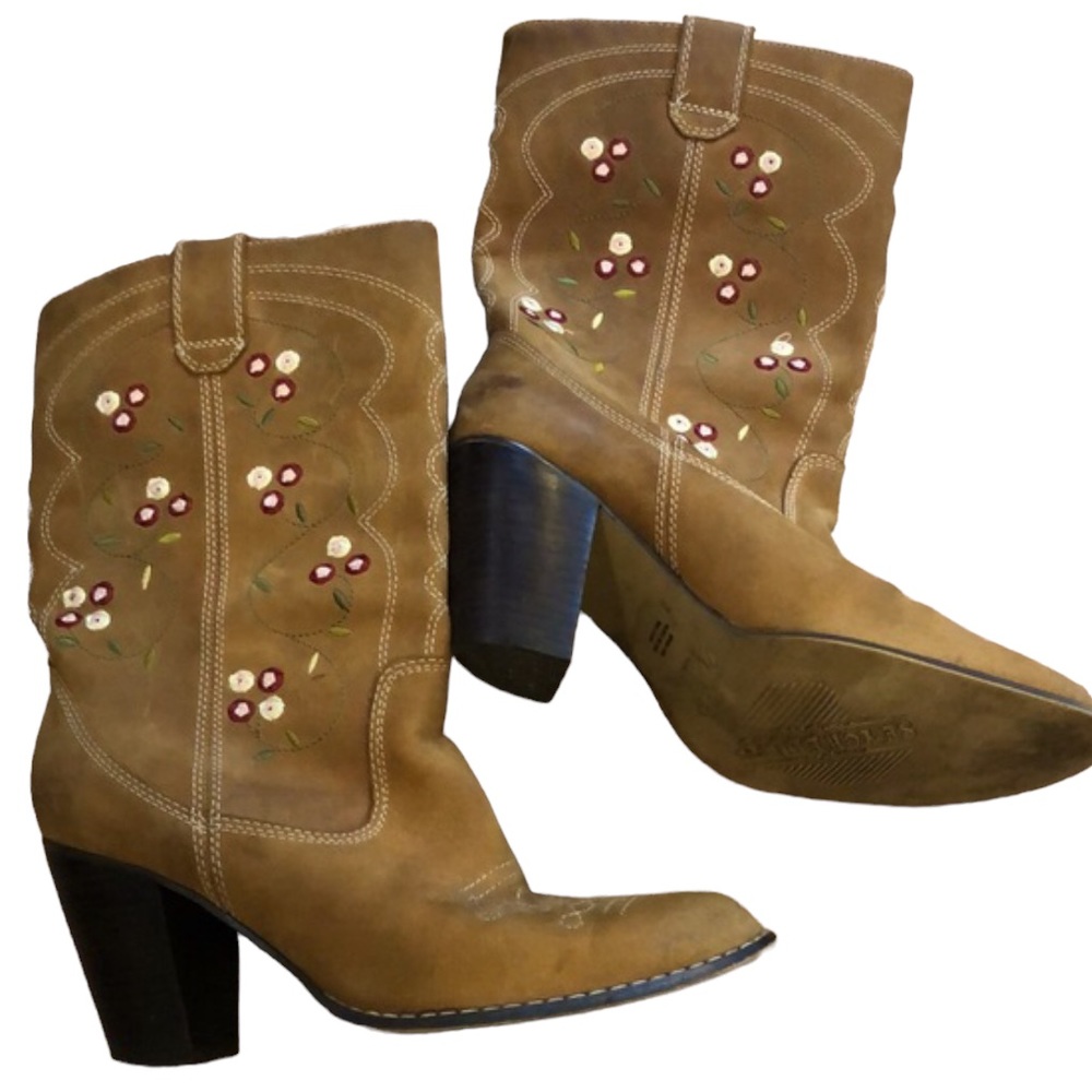 SEYCHELLES SUEDE LEATHER FLORAL EMBROIDERED WESTERN BOOTS TAN SIZE 7.5